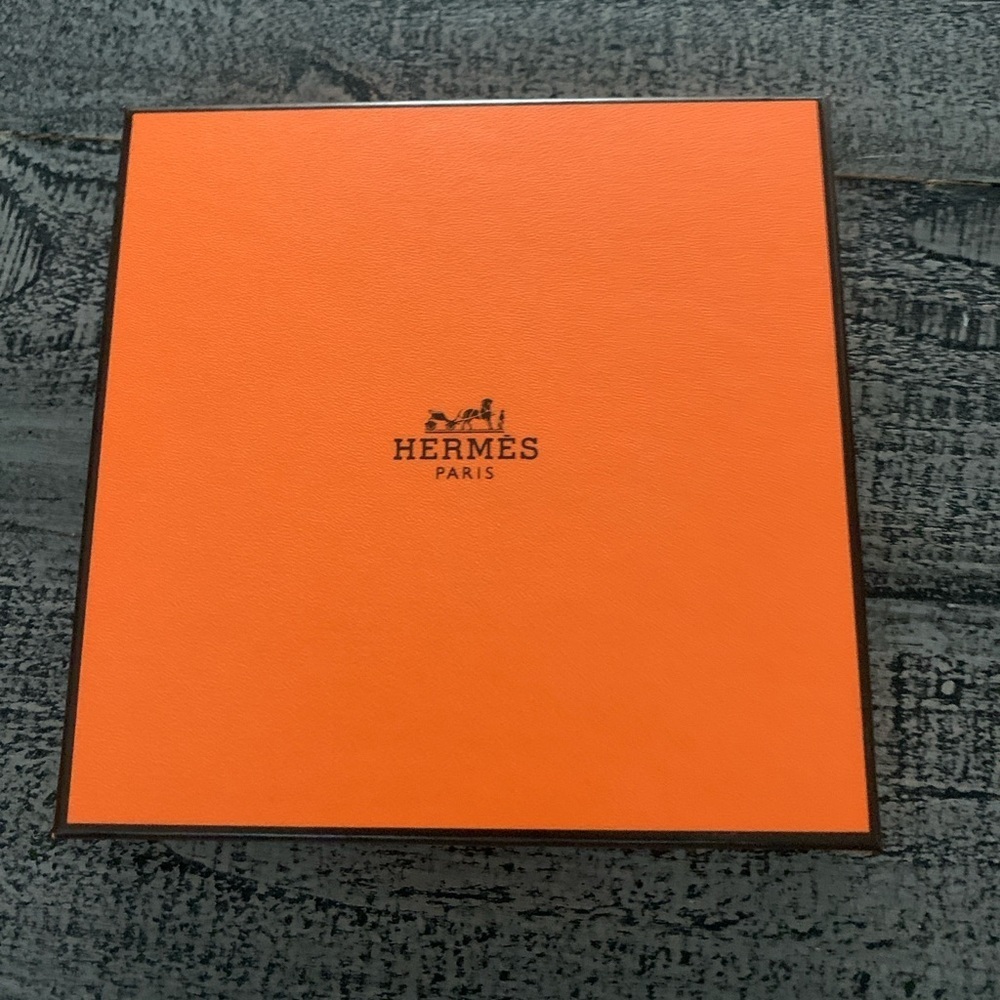 Hermès Orange Box, 5”x5”x1” jewelry box